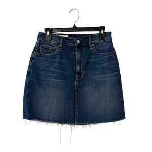 GAP Frayed Hem Denim Mini Skirt Size 6/28